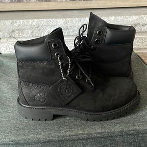 Black timberlands size 5